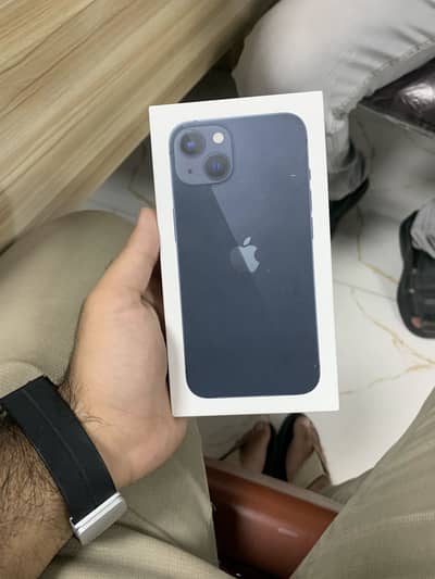 Apple iPhone 13