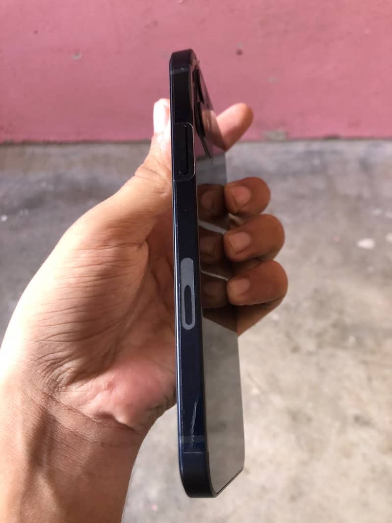 Apple iPhone 12 2