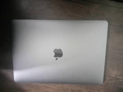 Macbook pro 13 inch 2020 4 thunderbolt 3 port 16gb / 512gb