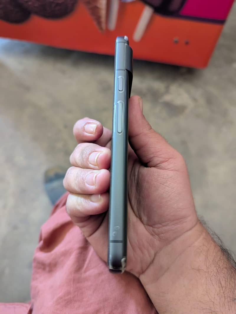 Google Pixel 8 2
