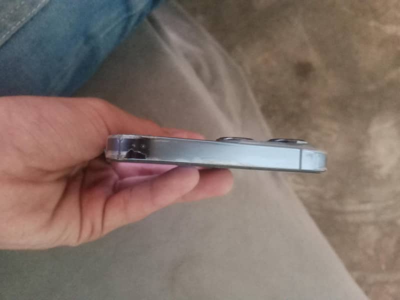 Apple iPhone 13 Pro Max 4