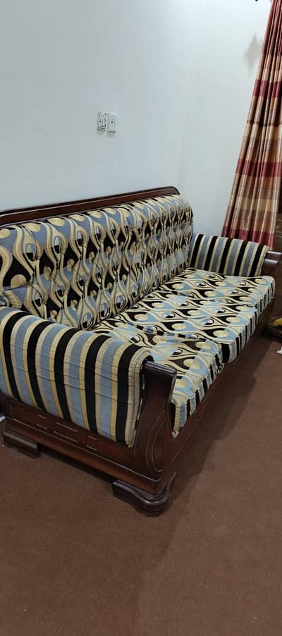Sofa set with tables good wood used in sofa in new condition