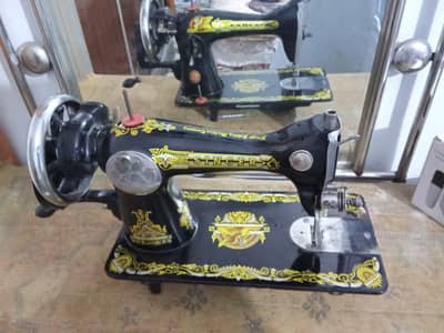 Excellent condition singer sewing machine