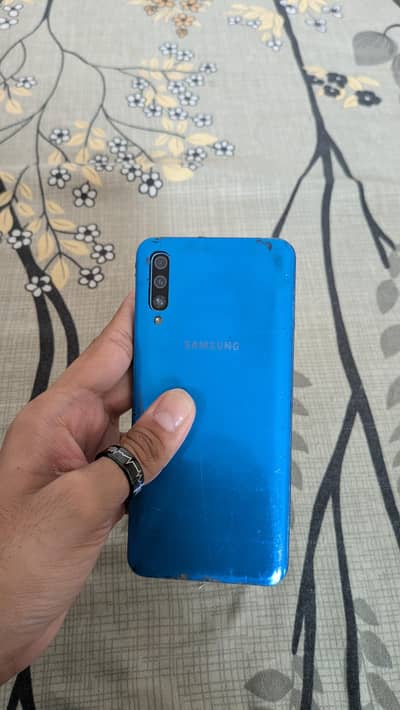 Samsung Mobile A50