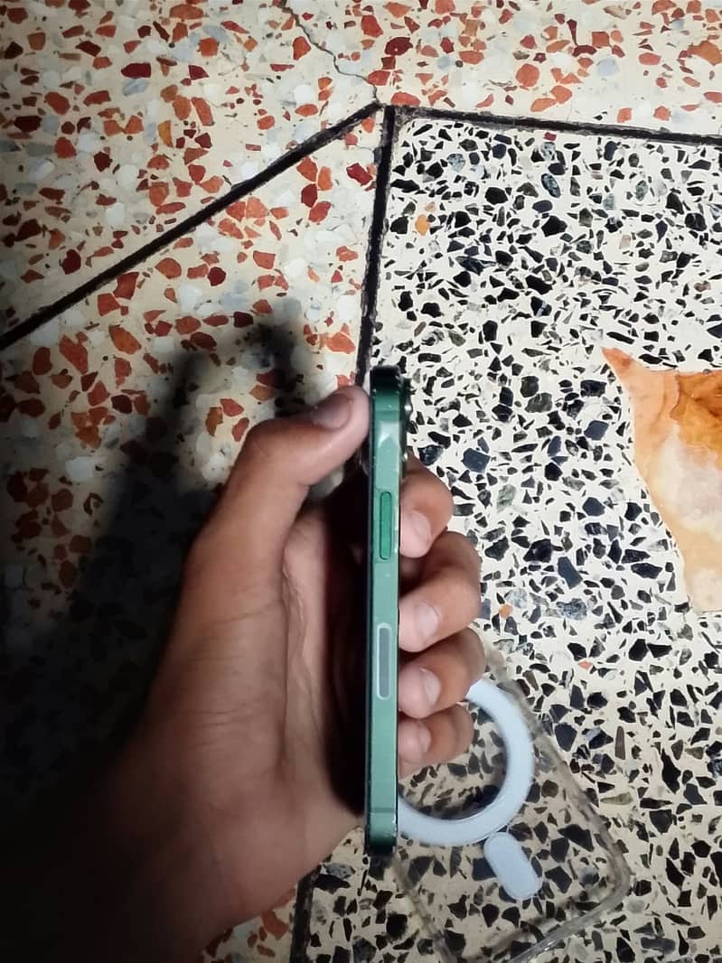 Apple iPhone 13 mini 3