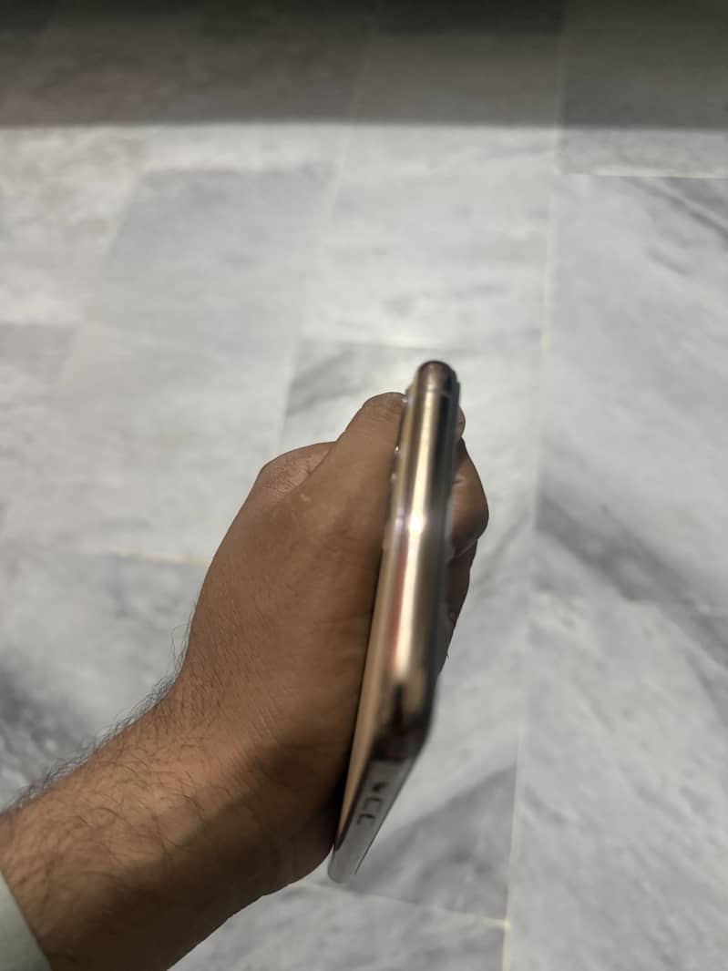 Apple iPhone 11 Pro Max 0