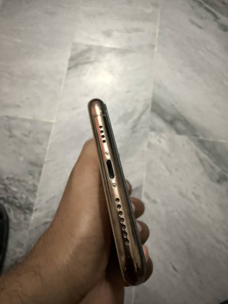 Apple iPhone 11 Pro Max 1