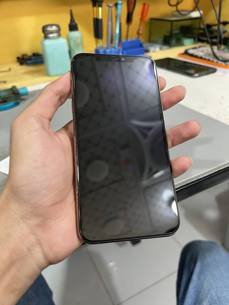 Apple iPhone 11 Pro Max 3