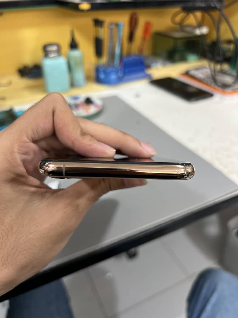 Apple iPhone 11 Pro Max 5