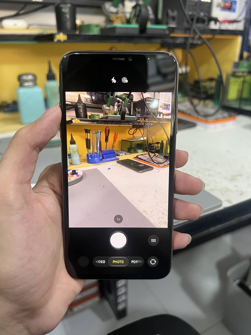 Apple iPhone 11 Pro Max 9