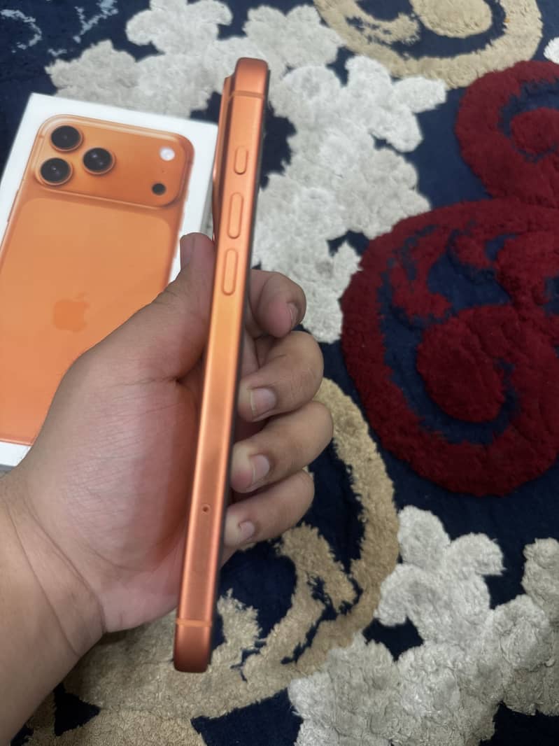 Apple iPhone 17 Pro Max 2