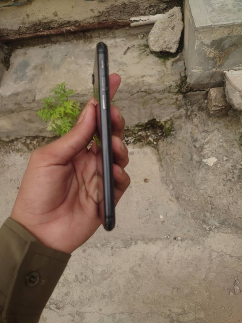 Apple iPhone 7 2