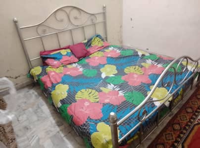 lohay ka bed hai without any damage