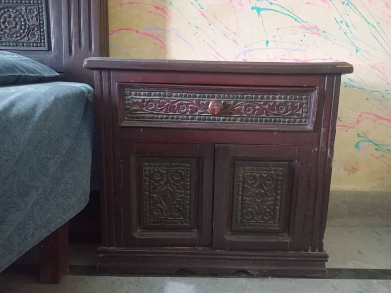 Chinioti Bed with Dressing 4