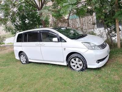 Toyota ISIS 2013