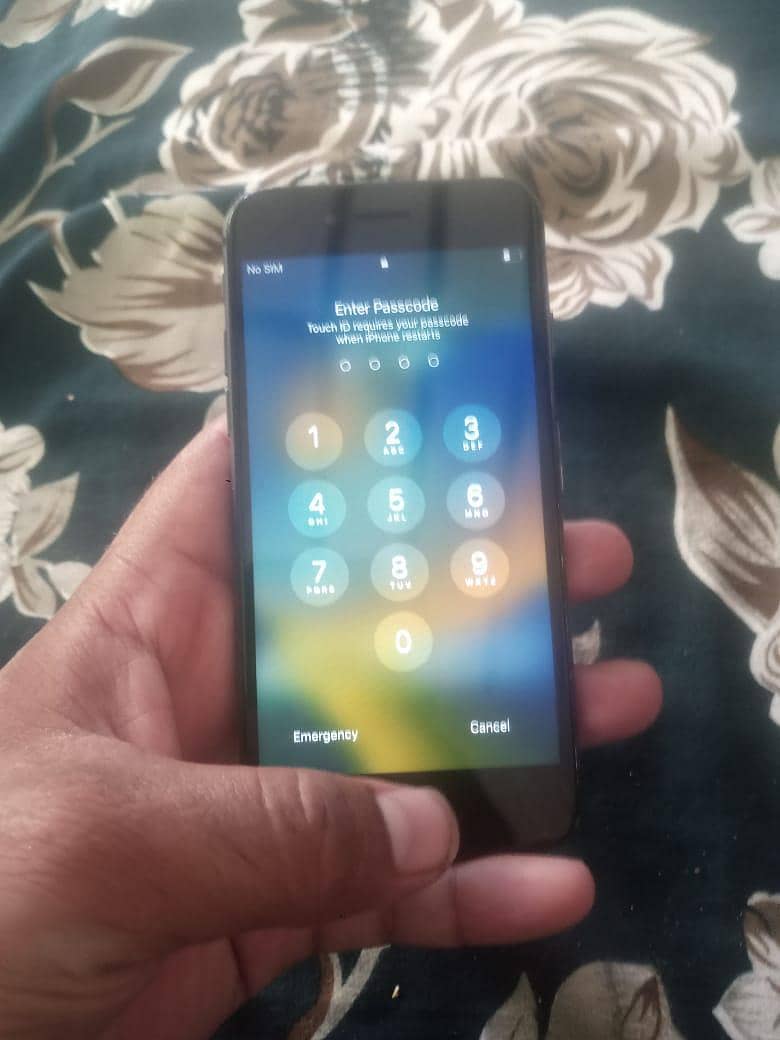 Apple iPhone 8 1