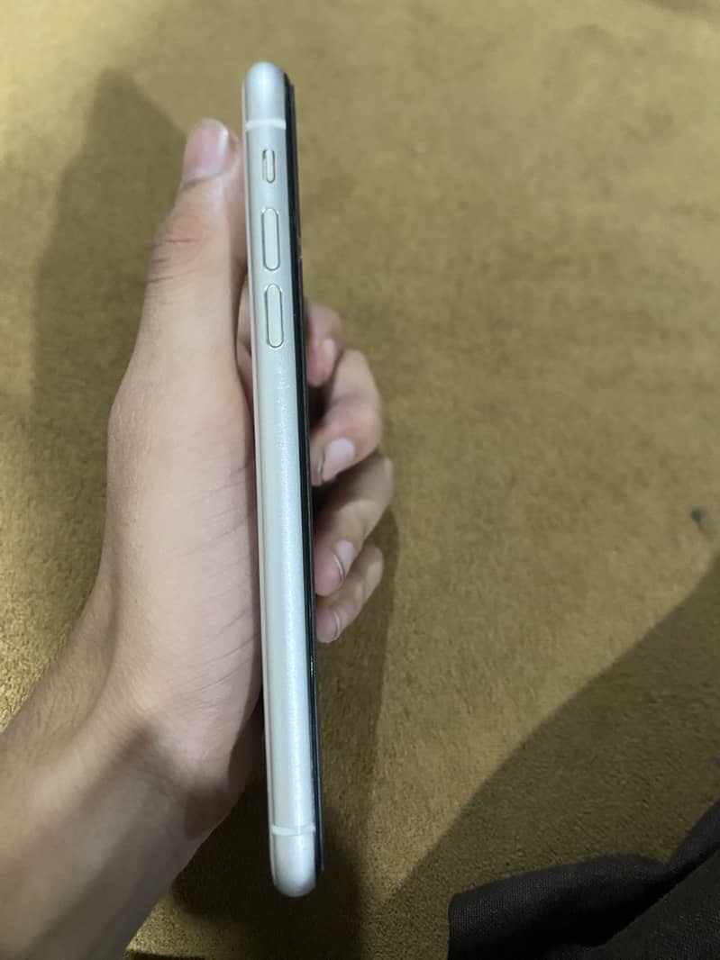 Apple iPhone 11 5