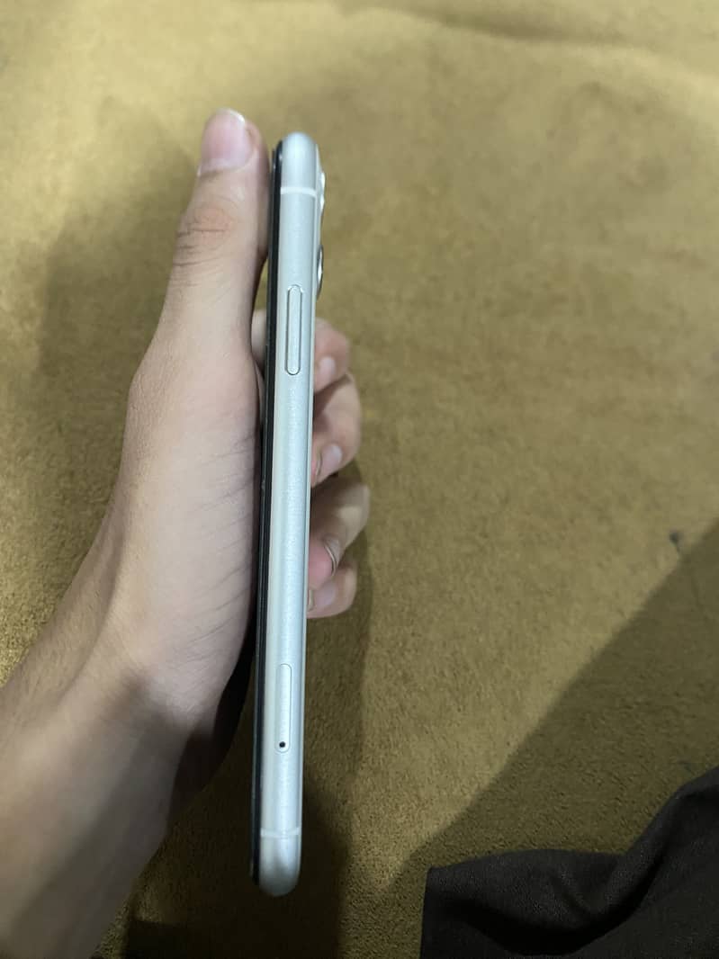 Apple iPhone 11 6