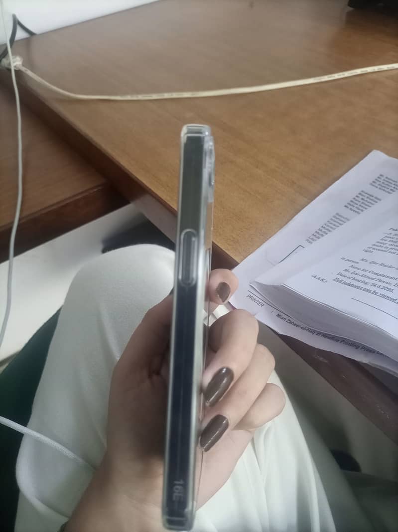 Apple iPhone 17e 3