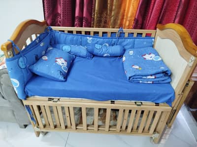 baby cot condition 9/10 mattress and baby cot set free