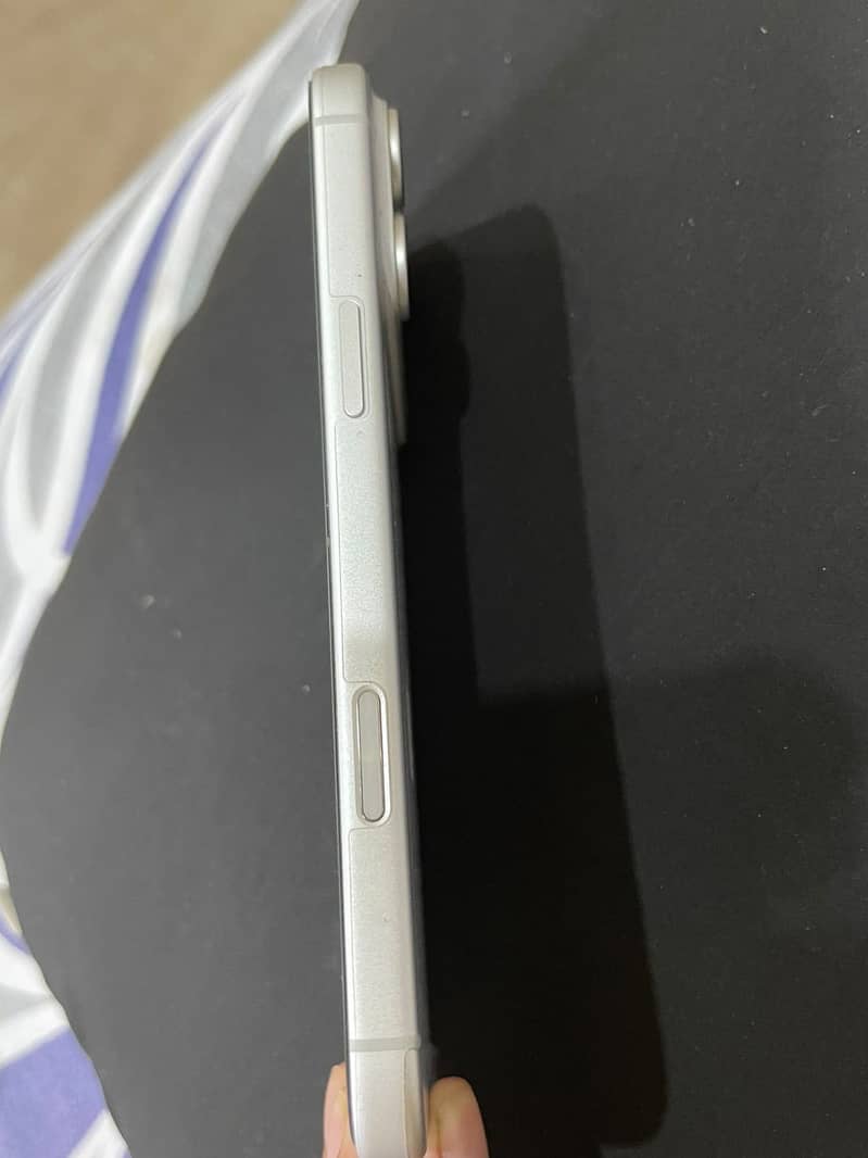 Apple iPhone 17 Pro Max 2