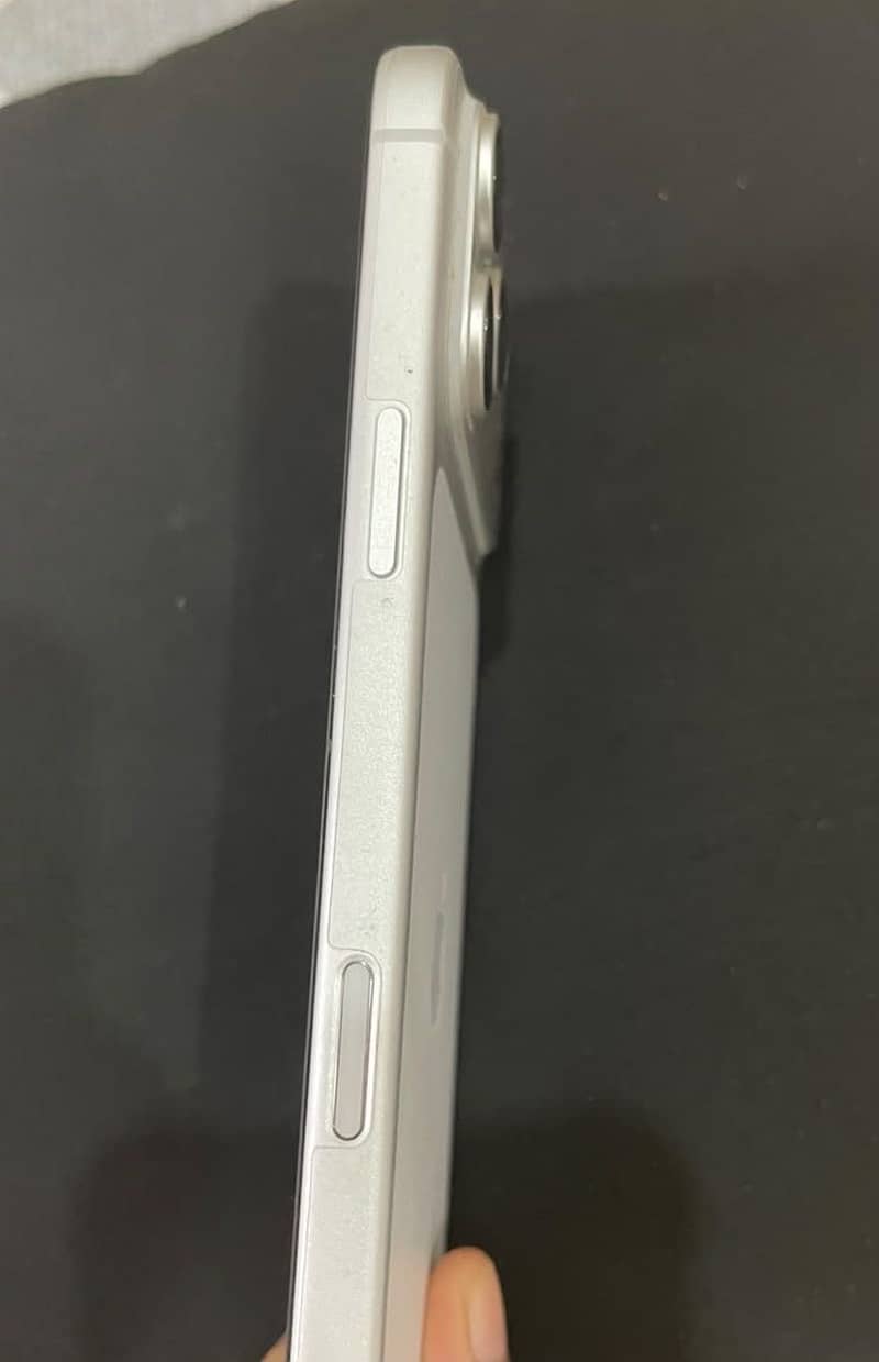 Apple iPhone 17 Pro Max 3