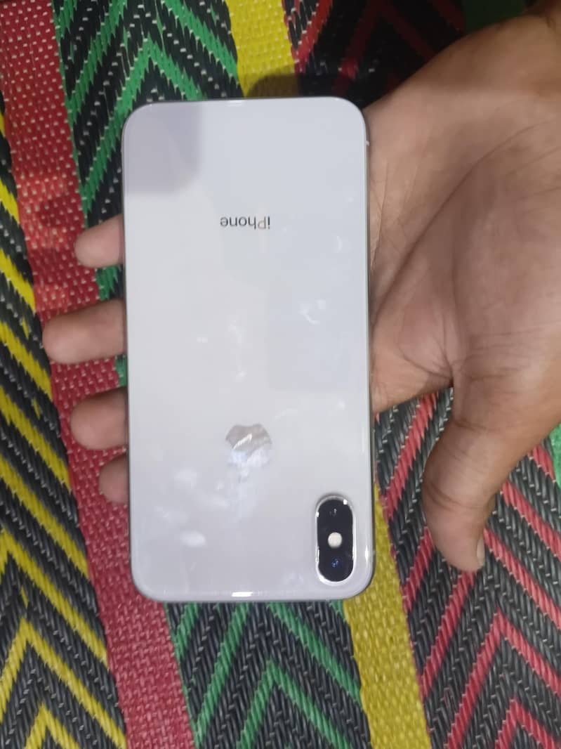 Apple iPhone XS 4