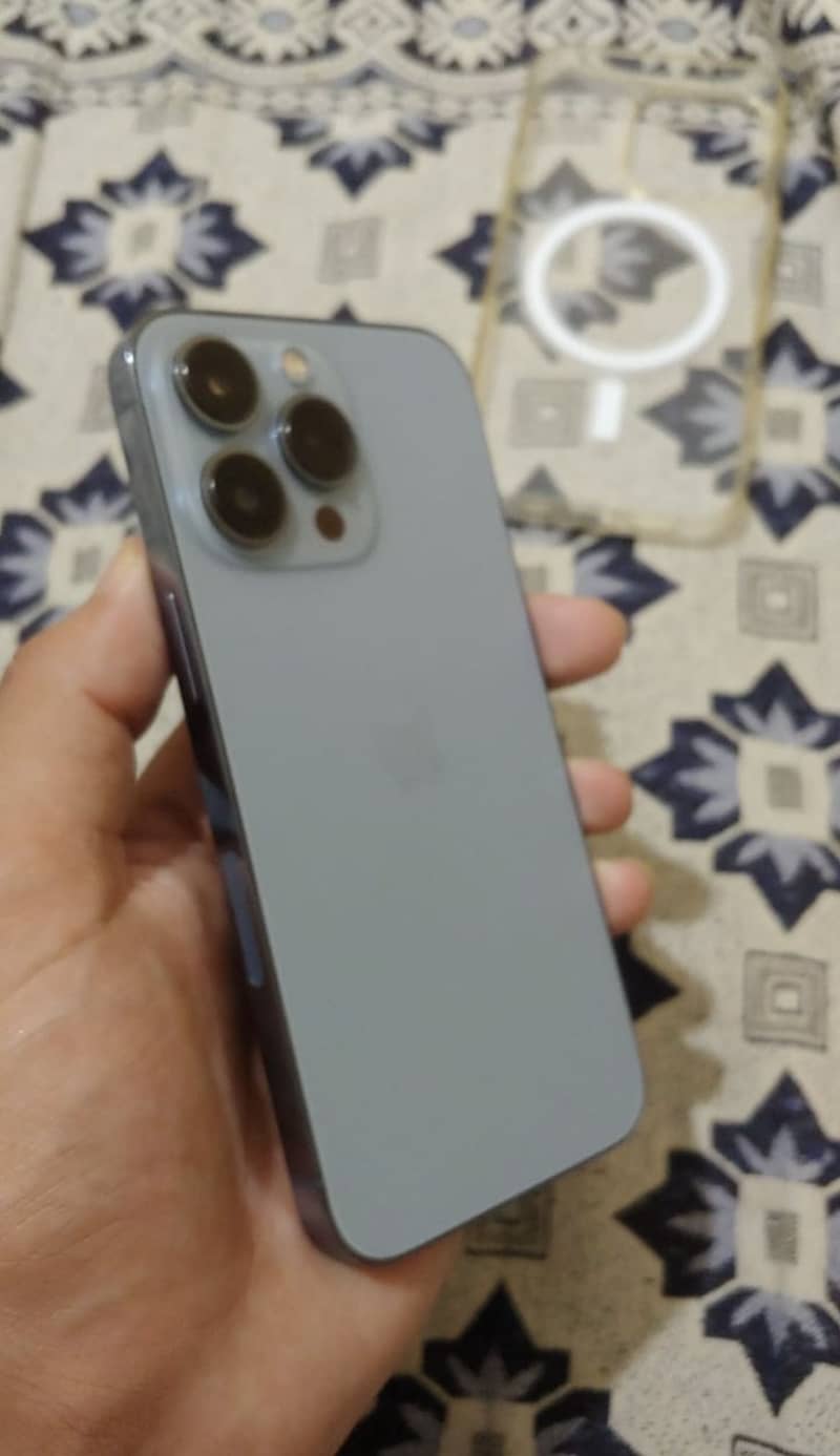 Apple iPhone 13 Pro 1