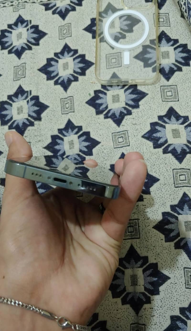 Apple iPhone 13 Pro 4