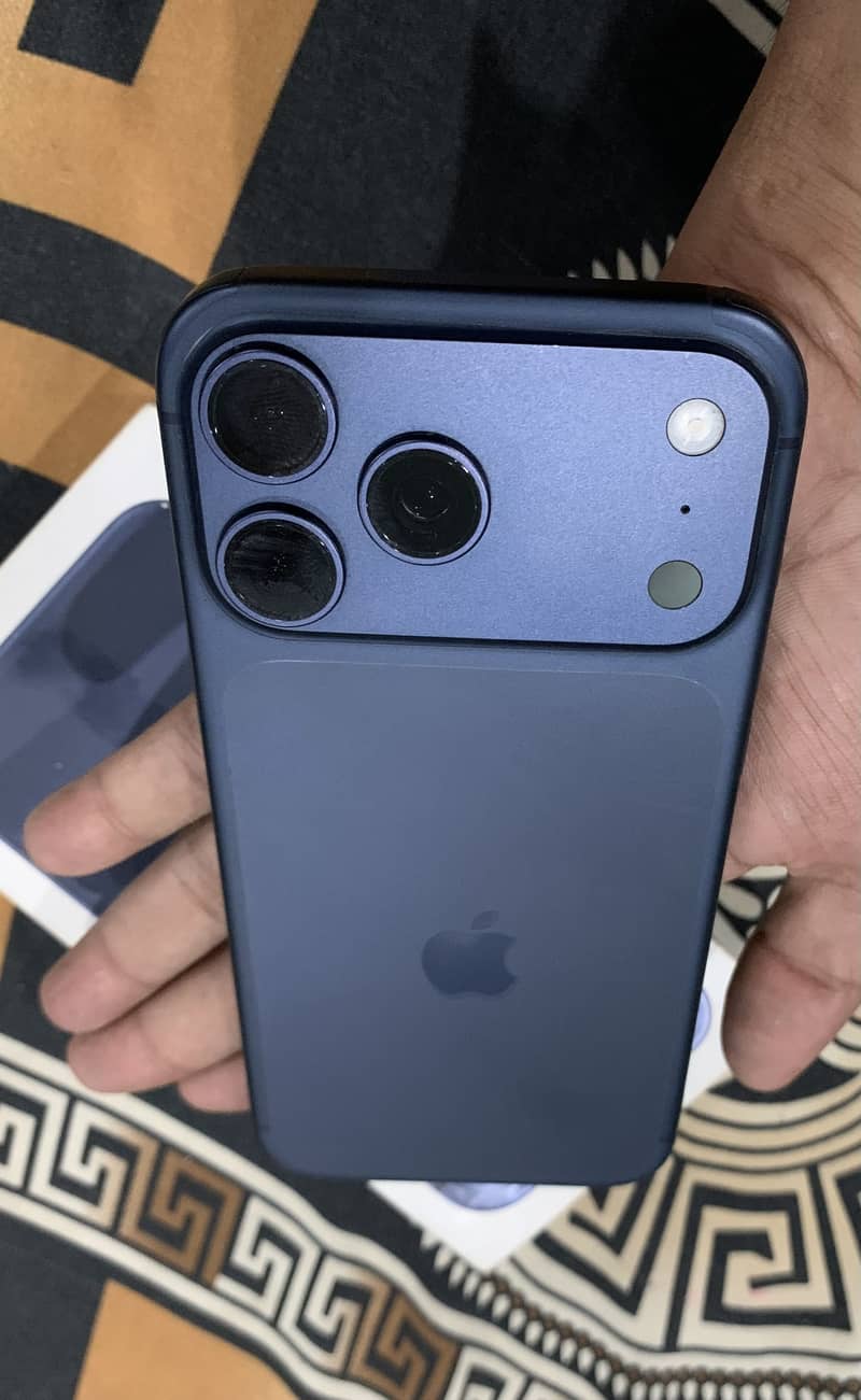 Apple iPhone 17 Pro Max 3