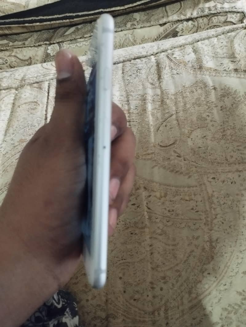 Apple iPhone 6S 2