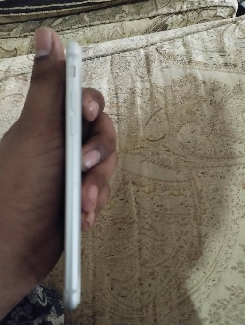 Apple iPhone 6S 3