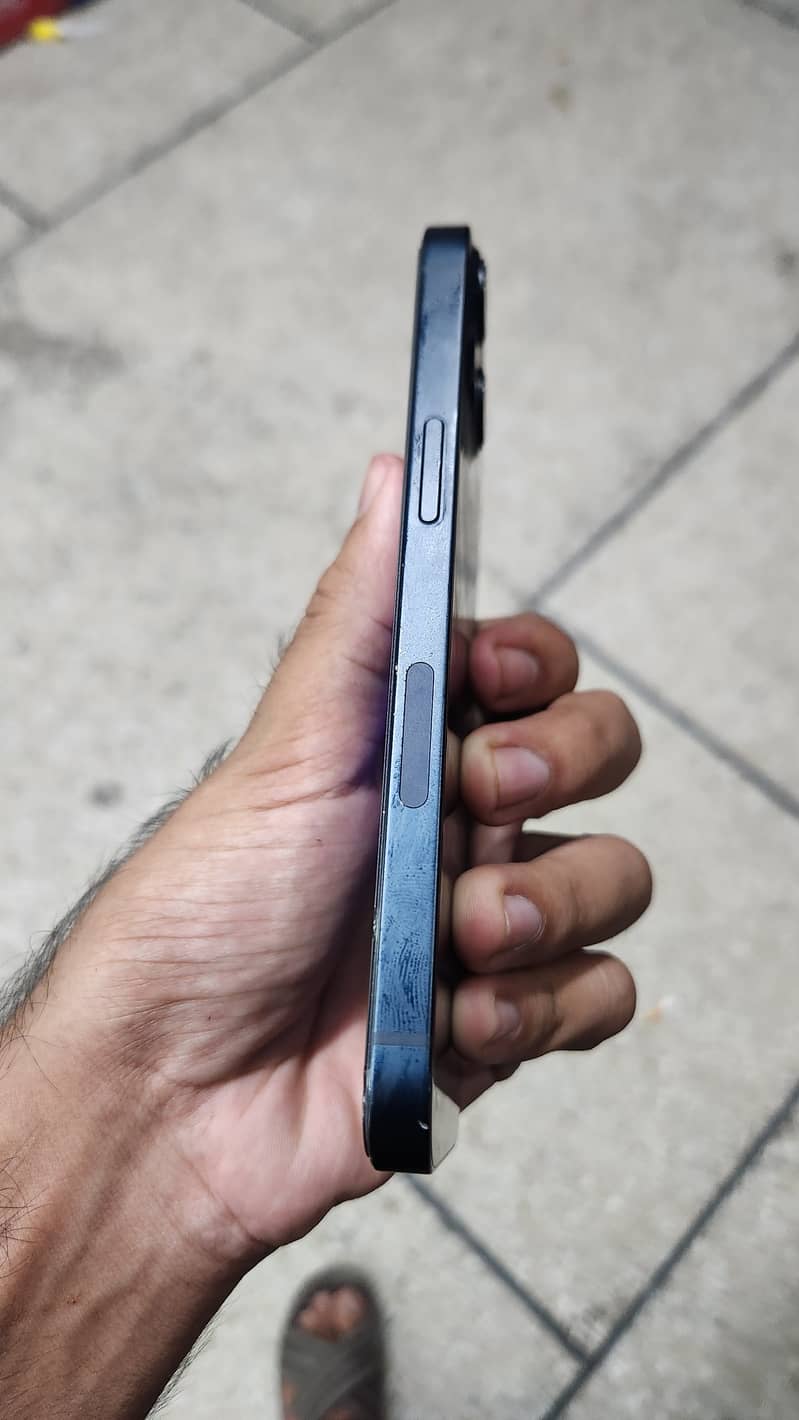 Apple iPhone 13 3