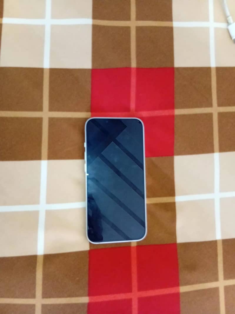 Apple iPhone 13 1