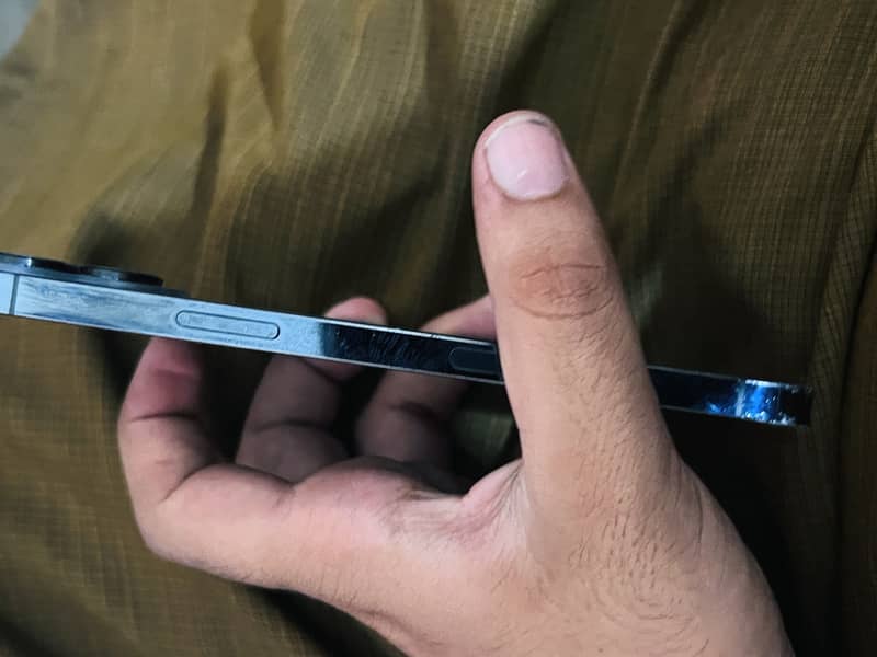 Apple iPhone 12 Pro Max 3