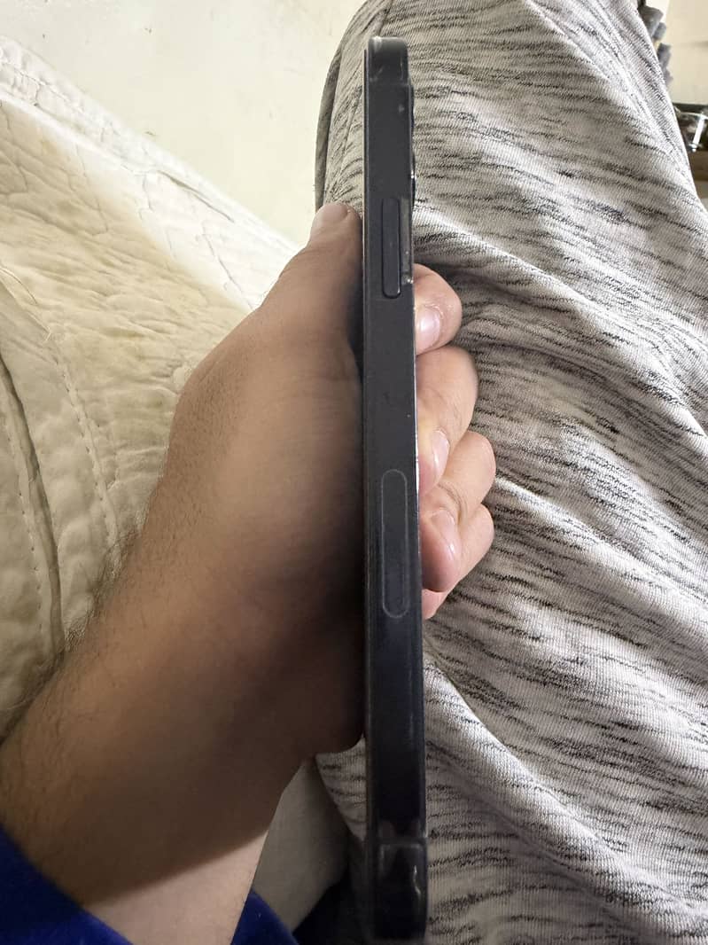 Apple iPhone 12 1