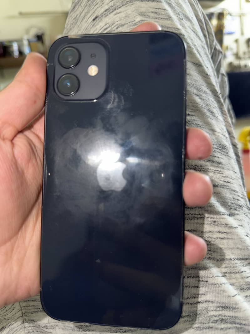 Apple iPhone 12 4