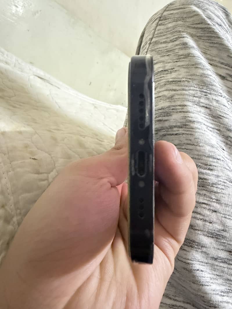 Apple iPhone 12 5