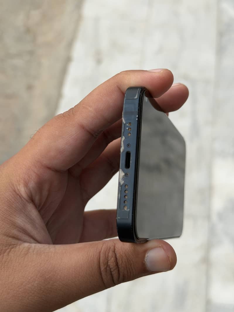 Apple iPhone 13 1