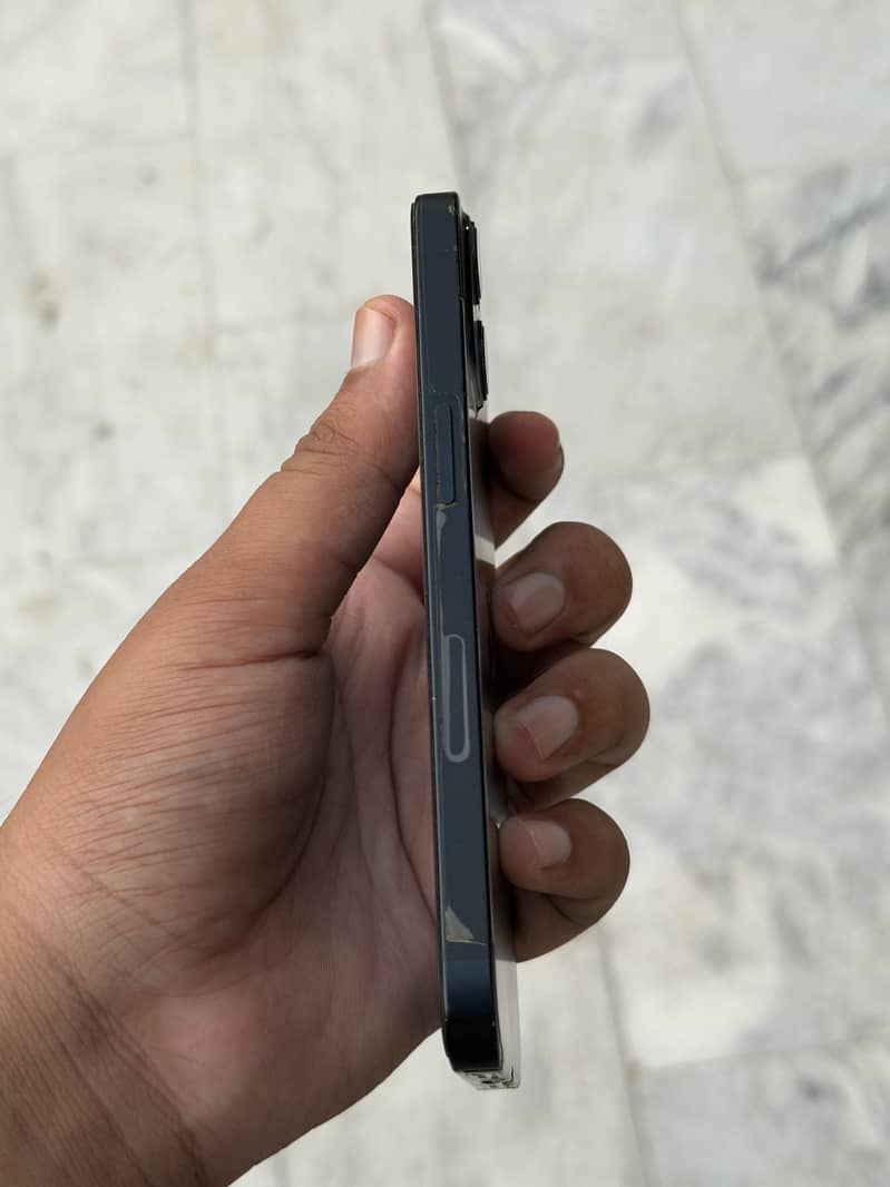 Apple iPhone 13 3