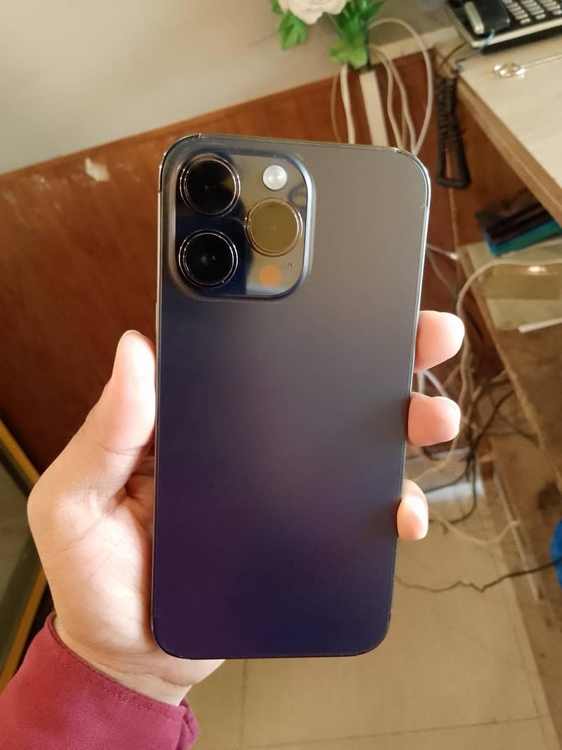 Apple iPhone 14 Pro Max 1