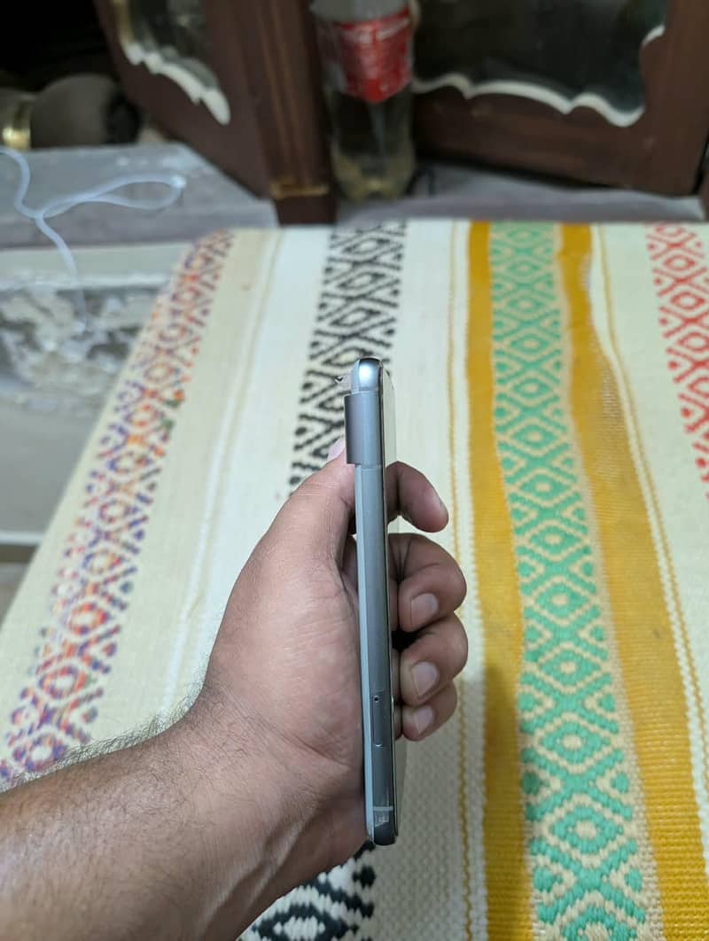 Google Pixel 8 3