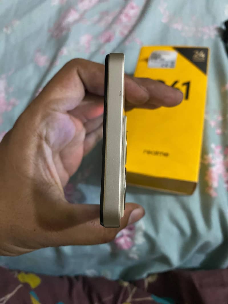 Realme C61 2