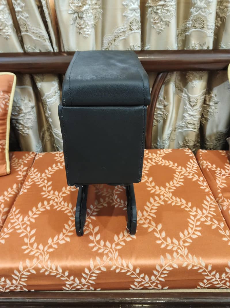 Arm rest / Console Box 0