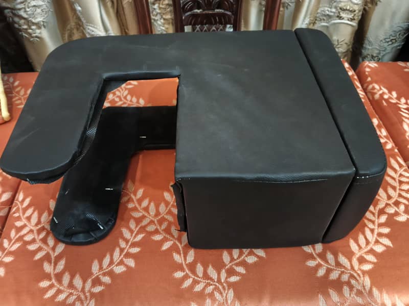 Arm rest / Console Box 1