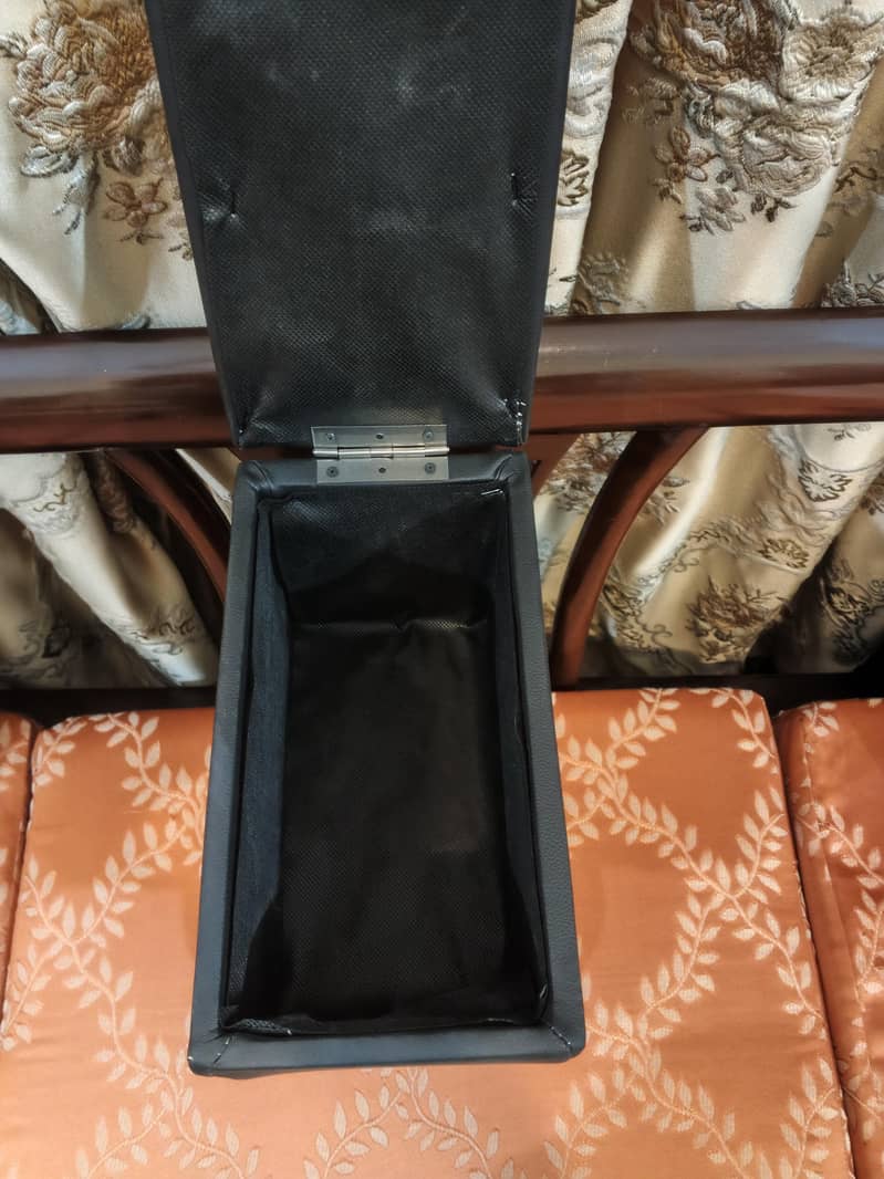 Arm rest / Console Box 2