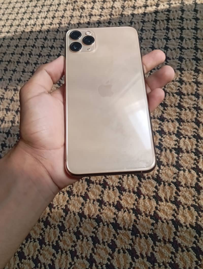 Apple iPhone 11 Pro Max 4
