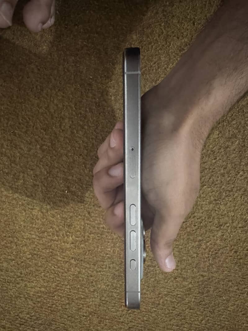 Apple iPhone 15 Pro 1