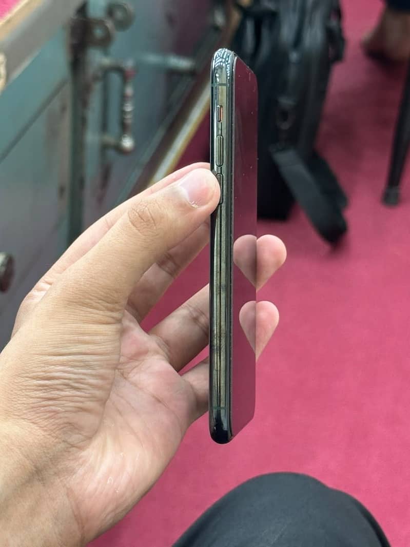 Apple iPhone 11 Pro 5