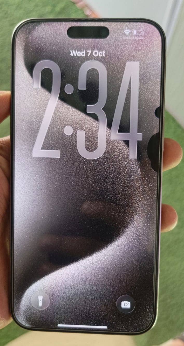 Apple iPhone 15 Pro Max 2